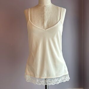 Vintage City Unltd ivory cream V neck camisole with lace hem and split sides